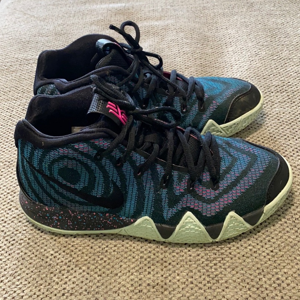 Nike Kyrie 4 EP “black lazer”